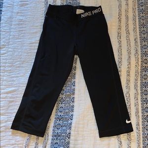 Nike Pro Capris Leggings Black Small